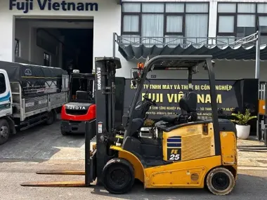 Xe nâng điện Komatsu FE25H-1