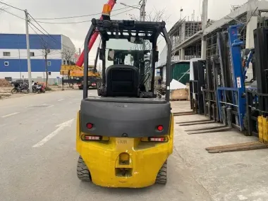 Xe nâng điện Komatsu 2.5 tấn FE25-1