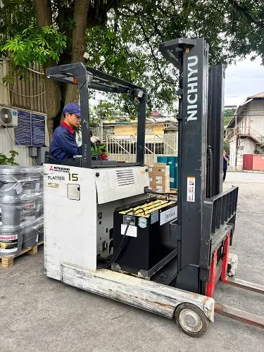 Lắp b&igrave;nh VSF4 cho xe n&acirc;ng 1.5 tấn