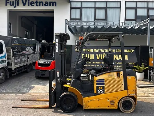 Xe nâng điện Komatsu FE25H-1